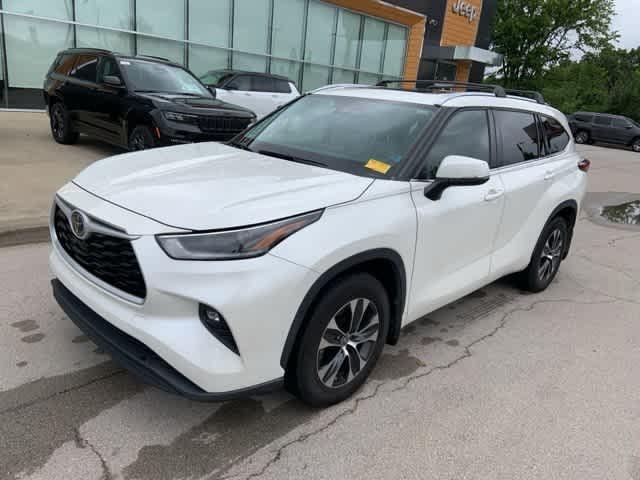 used 2021 Toyota Highlander car, priced at $32,215