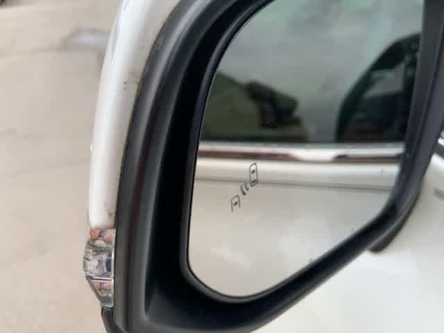 used 2021 Toyota Highlander car, priced at $32,215