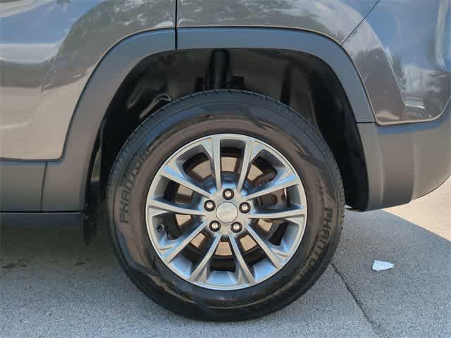 used 2019 Jeep Cherokee car, priced at $16,330