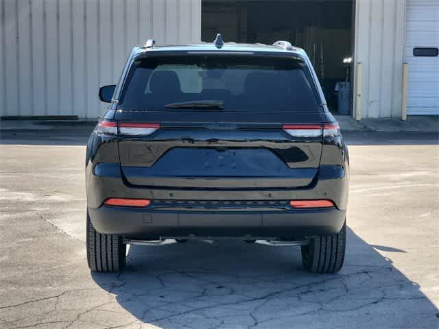 new 2025 Jeep Grand Cherokee car, priced at $42,620