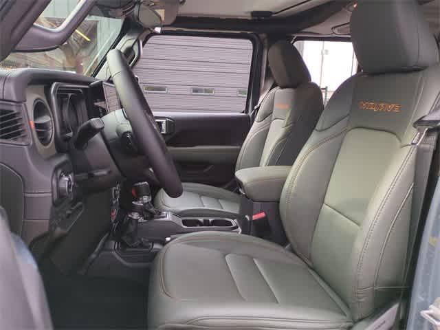 new 2025 Jeep Gladiator car, priced at $55,690