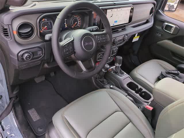 new 2025 Jeep Gladiator car, priced at $55,690