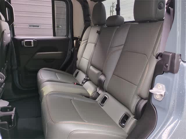new 2025 Jeep Gladiator car, priced at $55,690