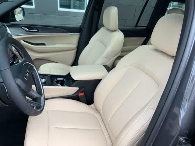 new 2025 Jeep Grand Cherokee car, priced at $54,210