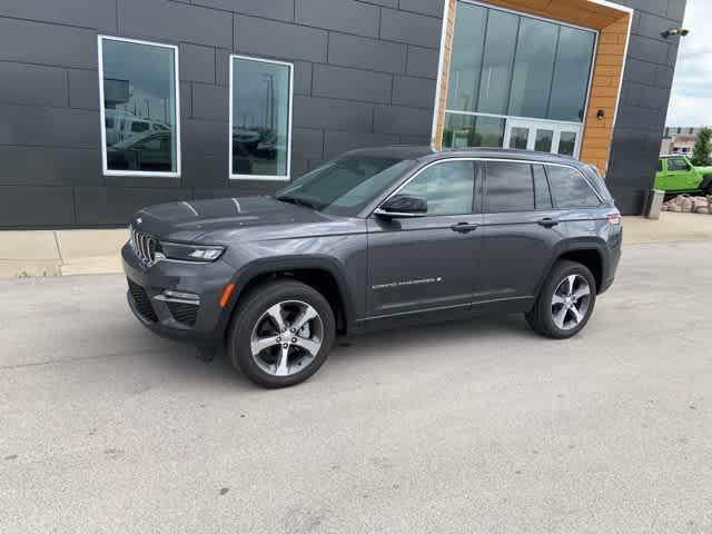 new 2025 Jeep Grand Cherokee car, priced at $54,210
