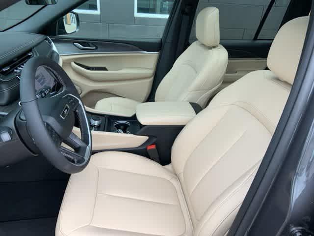 new 2025 Jeep Grand Cherokee car, priced at $54,210