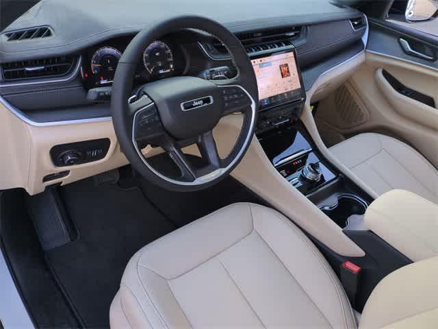 new 2025 Jeep Grand Cherokee car, priced at $39,860