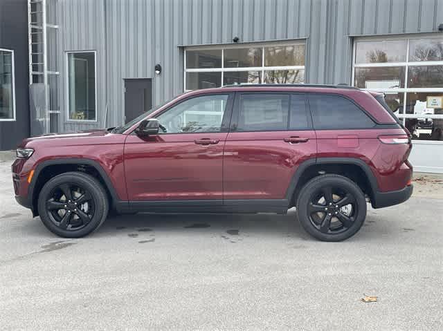 new 2025 Jeep Grand Cherokee car, priced at $43,270