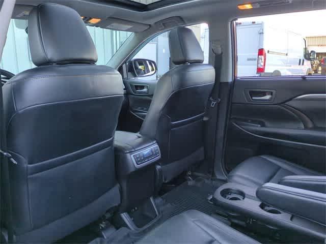 used 2018 Toyota Highlander Hybrid car, priced at $29,486