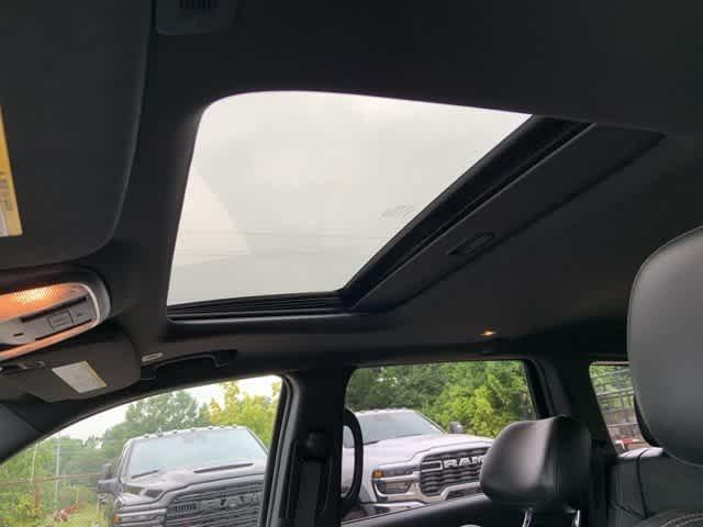 used 2017 Jeep Grand Cherokee car, priced at $17,077