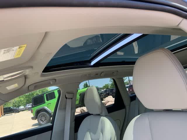 used 2022 Volvo XC60 car, priced at $38,760