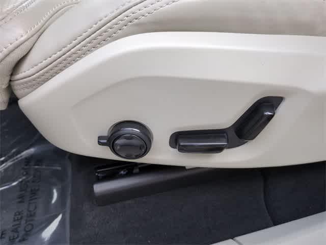 used 2022 Volvo XC60 car, priced at $34,185