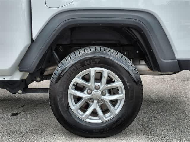 used 2023 Jeep Gladiator car, priced at $28,572