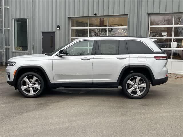 new 2025 Jeep Grand Cherokee car, priced at $47,397