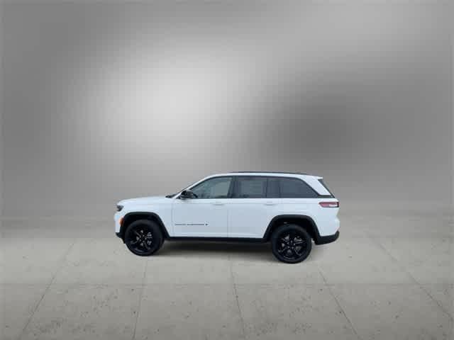 new 2025 Jeep Grand Cherokee car, priced at $43,221