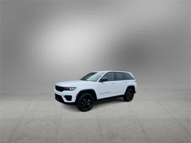 new 2025 Jeep Grand Cherokee car, priced at $43,221