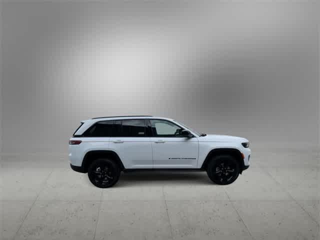 new 2025 Jeep Grand Cherokee car, priced at $43,221