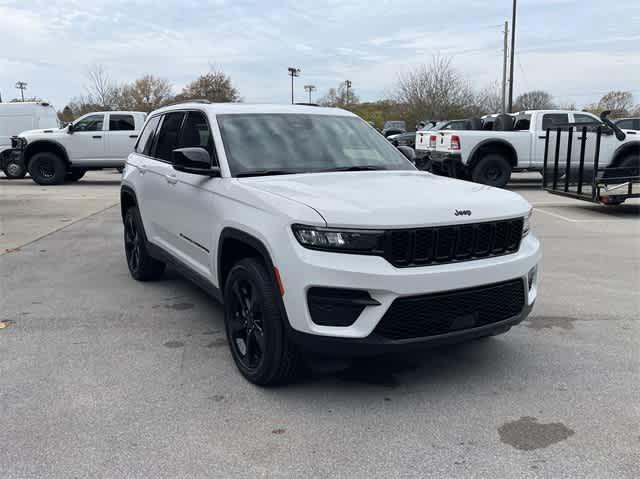 new 2025 Jeep Grand Cherokee car, priced at $42,775