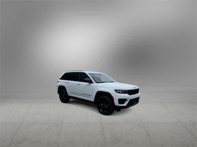 new 2025 Jeep Grand Cherokee car, priced at $43,221