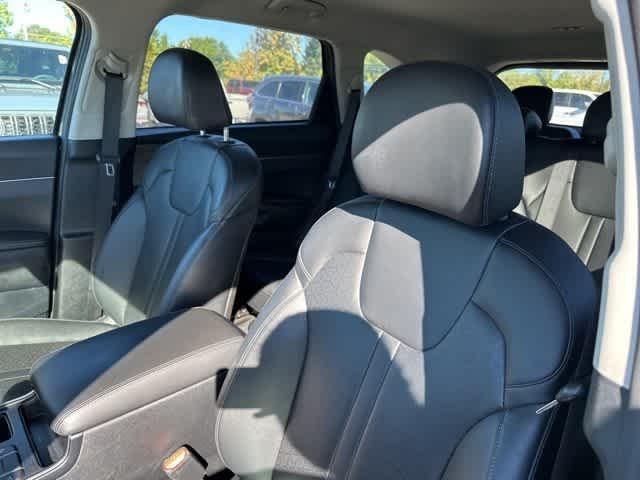 used 2022 Kia Sorento car, priced at $26,707