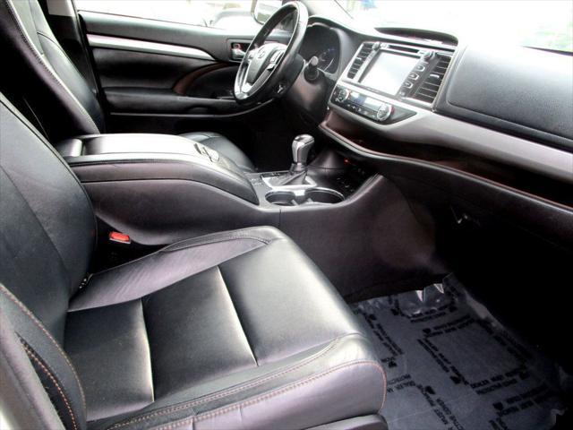 used 2018 Toyota Highlander car, priced at $23,555
