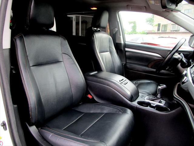 used 2018 Toyota Highlander car, priced at $23,555