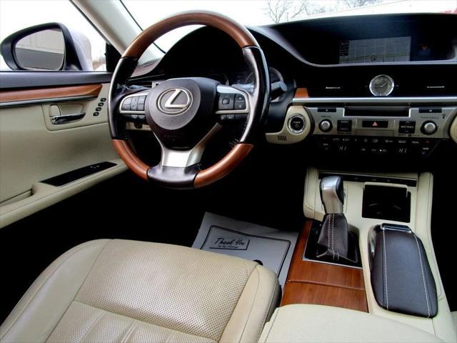 used 2017 Lexus ES 300h car, priced at $22,555