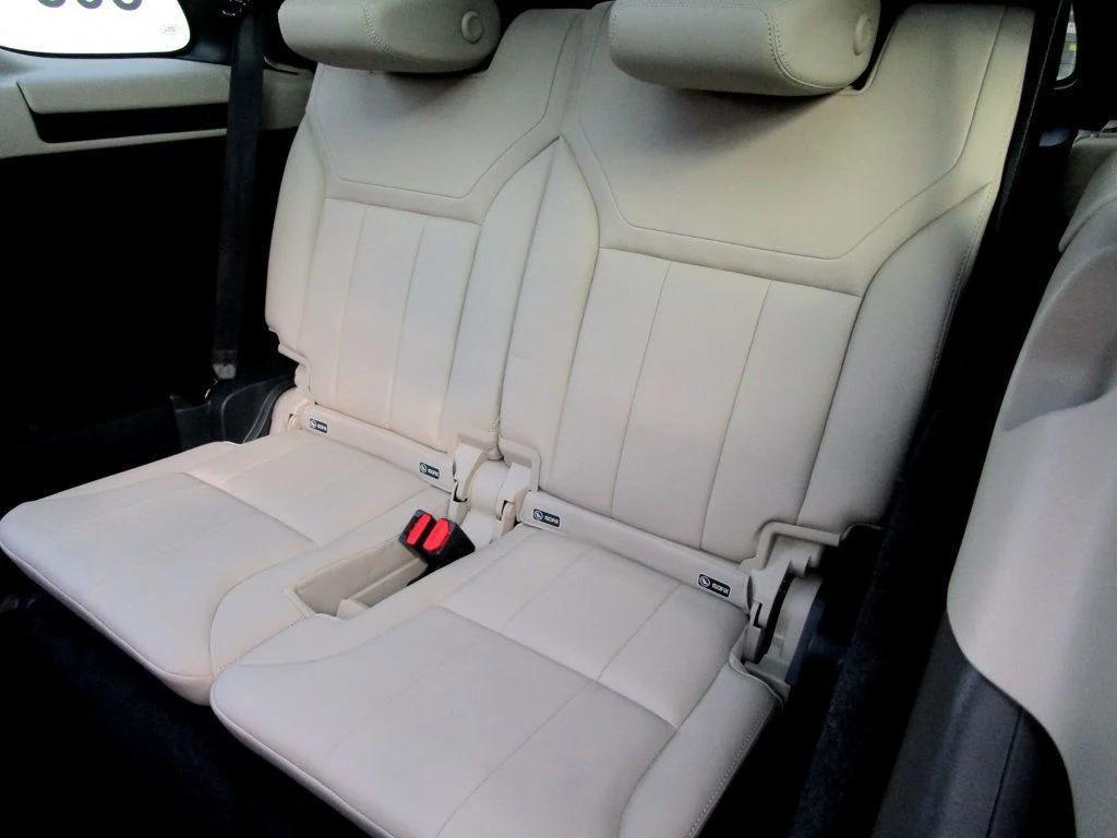 used 2020 Land Rover Discovery car, priced at $24,985