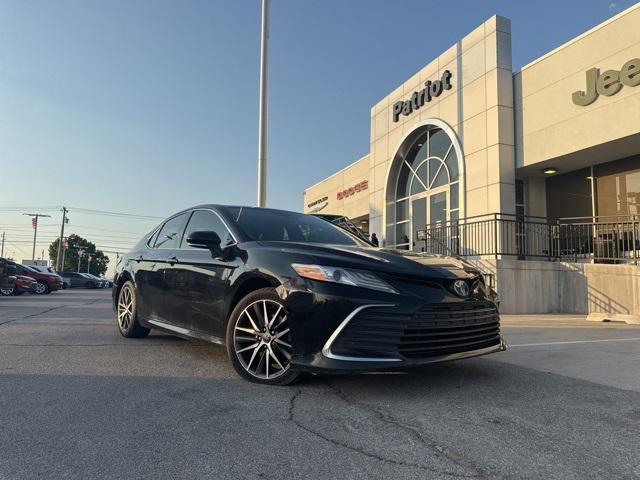 used 2022 Toyota Camry Hybrid car, priced at $28,800