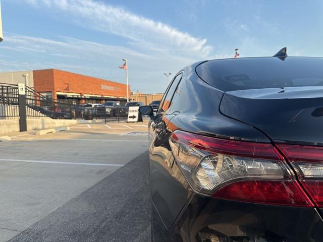 used 2022 Toyota Camry Hybrid car, priced at $28,800