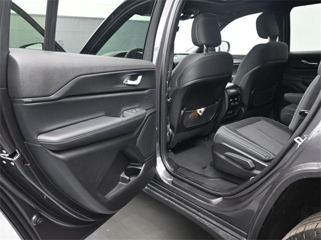 new 2025 Jeep Grand Cherokee L car, priced at $33,125