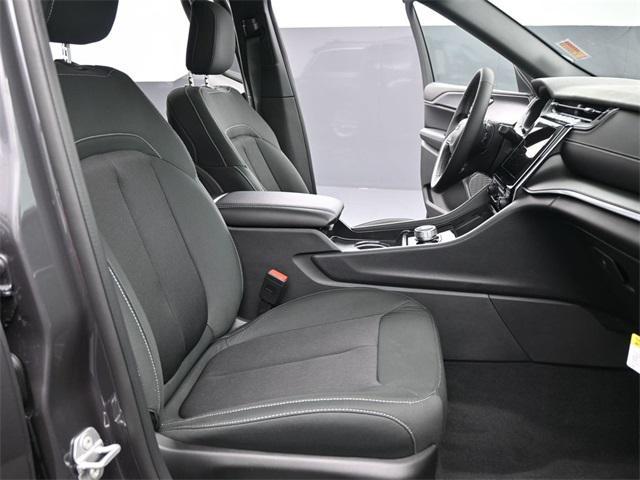 new 2025 Jeep Grand Cherokee L car, priced at $33,125