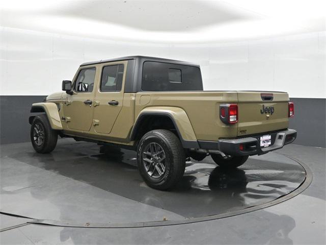 new 2025 Jeep Gladiator car, priced at $42,689