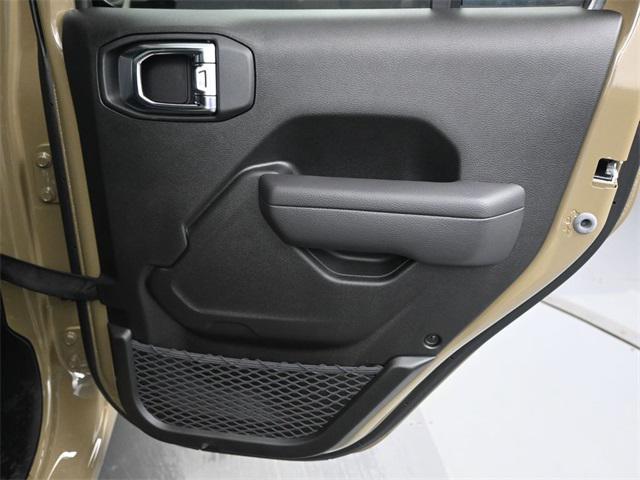 new 2025 Jeep Gladiator car, priced at $42,689