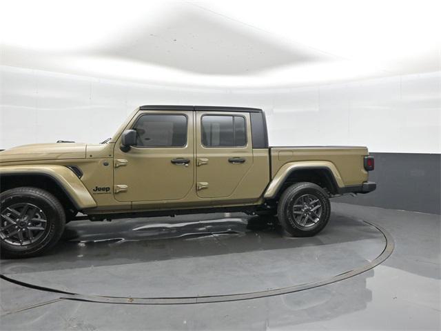 new 2025 Jeep Gladiator car, priced at $42,689