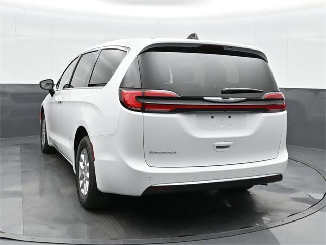new 2025 Chrysler Pacifica car, priced at $39,668