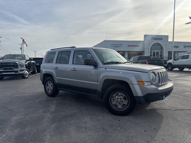 used 2015 Jeep Patriot car, priced at $5,000