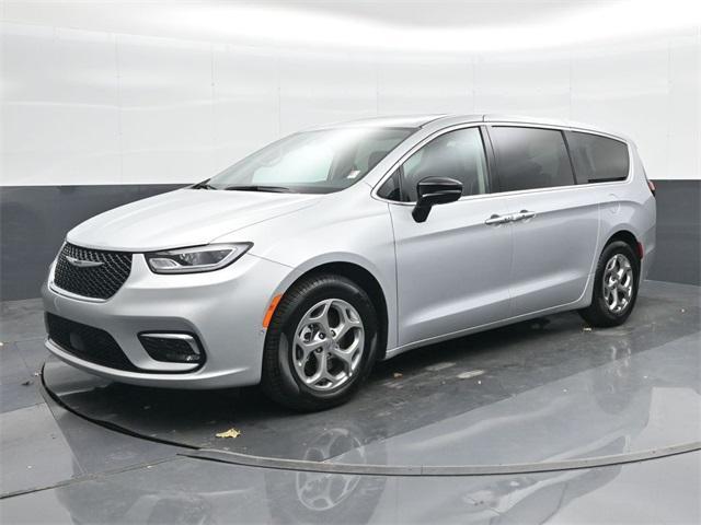 new 2024 Chrysler Pacifica car, priced at $44,183