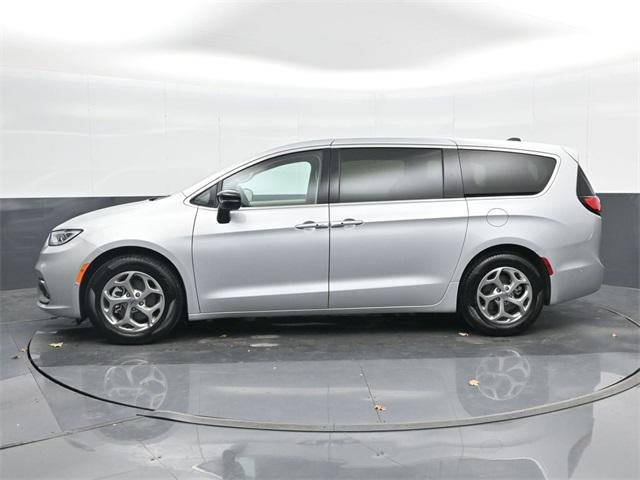 new 2024 Chrysler Pacifica car, priced at $44,183