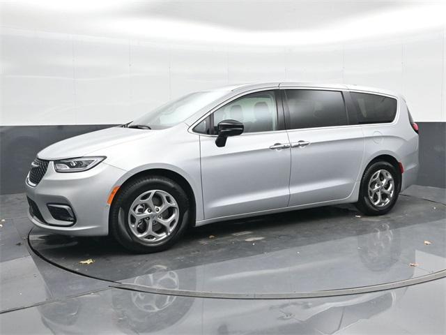 new 2024 Chrysler Pacifica car, priced at $44,183