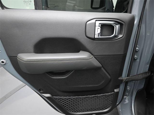 new 2025 Jeep Gladiator car, priced at $45,800