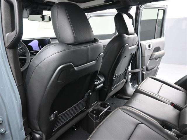 new 2025 Jeep Gladiator car, priced at $45,800