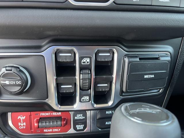 new 2025 Jeep Gladiator car, priced at $45,800