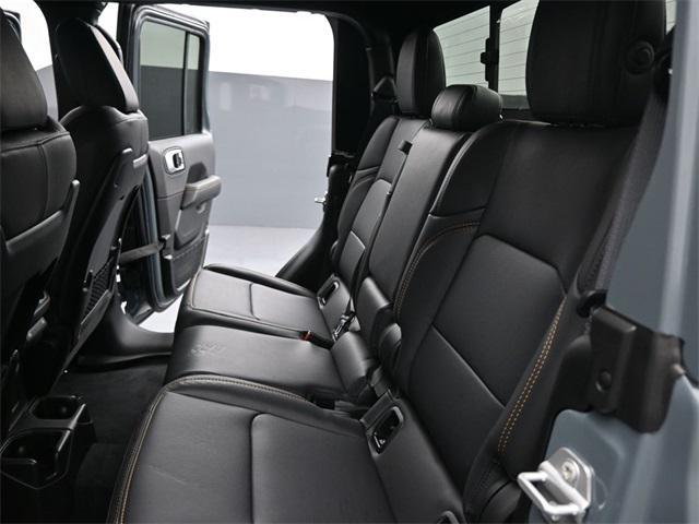 new 2025 Jeep Gladiator car, priced at $45,800