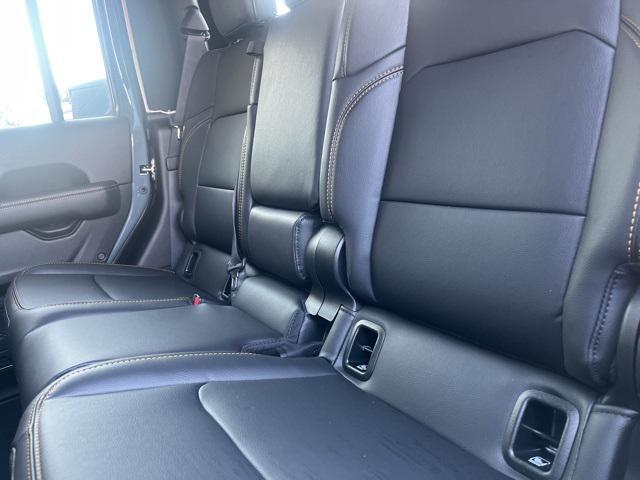 new 2025 Jeep Gladiator car, priced at $45,800