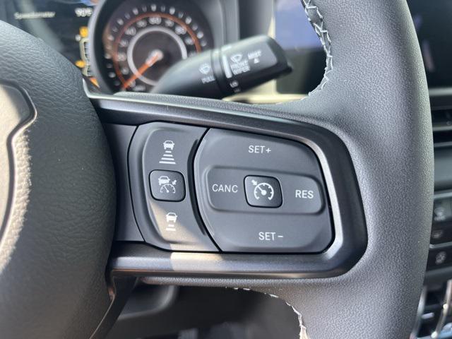 new 2025 Jeep Gladiator car, priced at $45,800