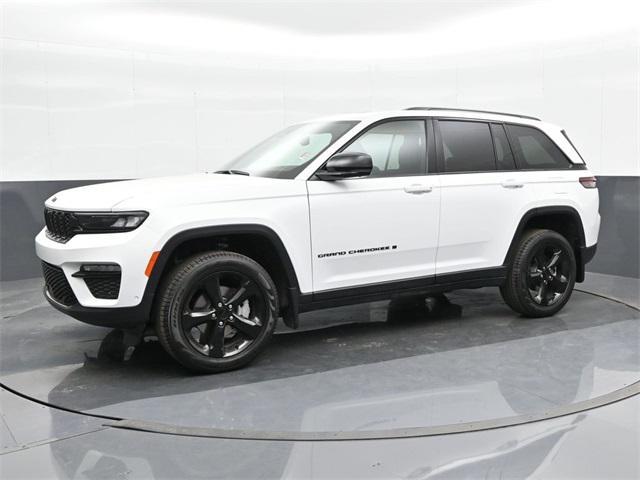 new 2024 Jeep Grand Cherokee car, priced at $45,560