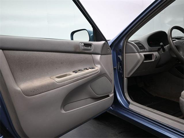 used 2004 Toyota Camry car, priced at $1,100