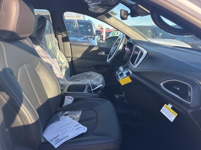 new 2026 Chrysler Pacifica car, priced at $40,124