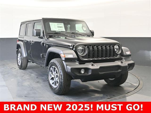 new 2025 Jeep Wrangler car, priced at $42,589